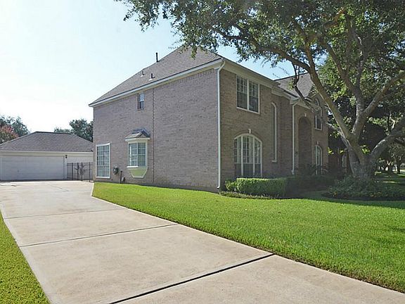 2nd image of 2015 Westshore Dr