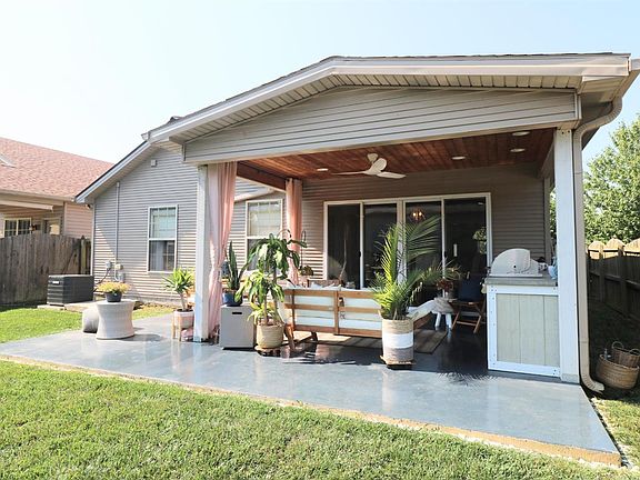 3rd image of 1169 Spring Run Rd