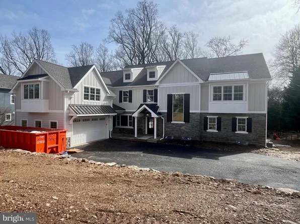 677 Knox Rd, Wayne, PA 19087