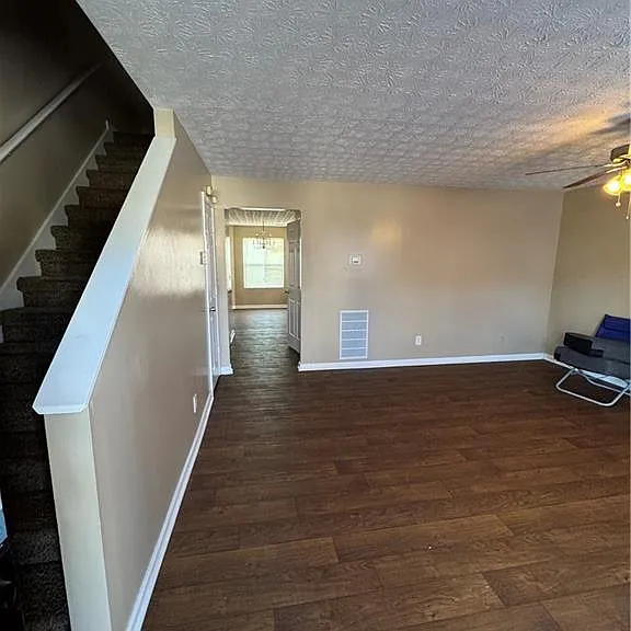 5869 Strathmoor Manor Cir — Photo 2