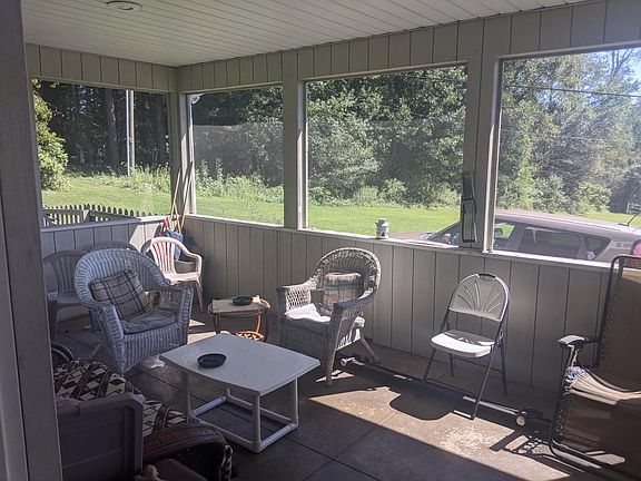 4th image of 21311 Coshocton Rd