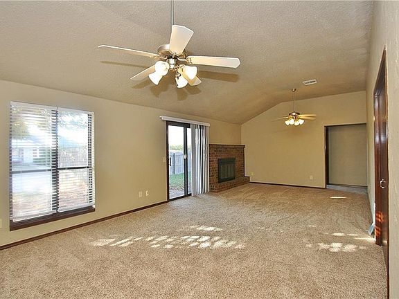 2nd image of 1141 W Gladys Way