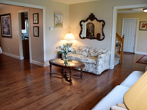 Newer Hardwood in LR/DR