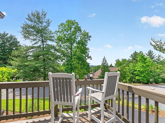 5th image of 43 Creekside Cir