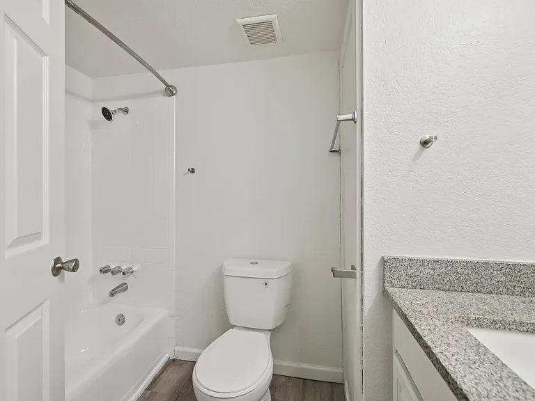 Cornell Apartments — Photo 30