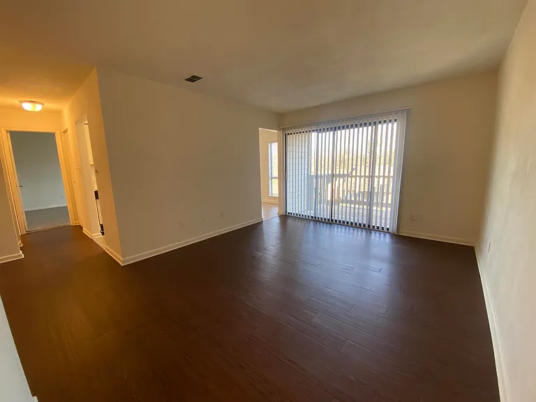 Princeton Circle West Apartments — Photo 20