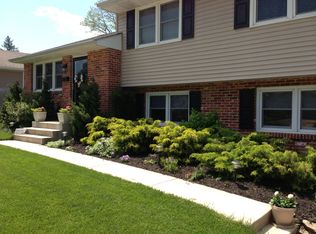 2805 W Oakland Dr, Wilmington, DE 19808