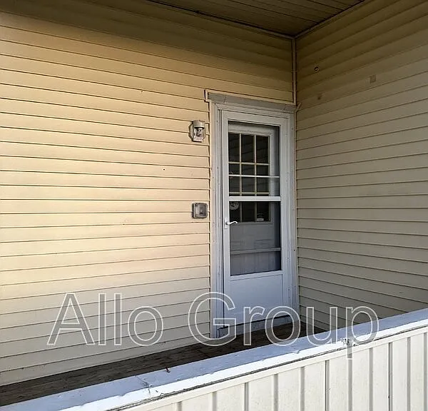 9878 Canterbury Rd #2 — Photo 6