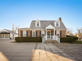 203 SW Jefferson St, Lees Summit, MO 64063