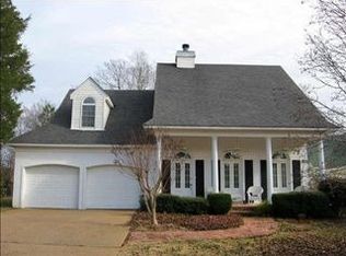 825 W Deerfield Dr, Canton, MS 39046