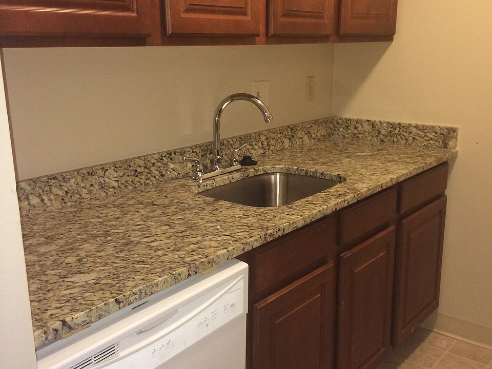 2nd image of 2111 Empire Ct APT L