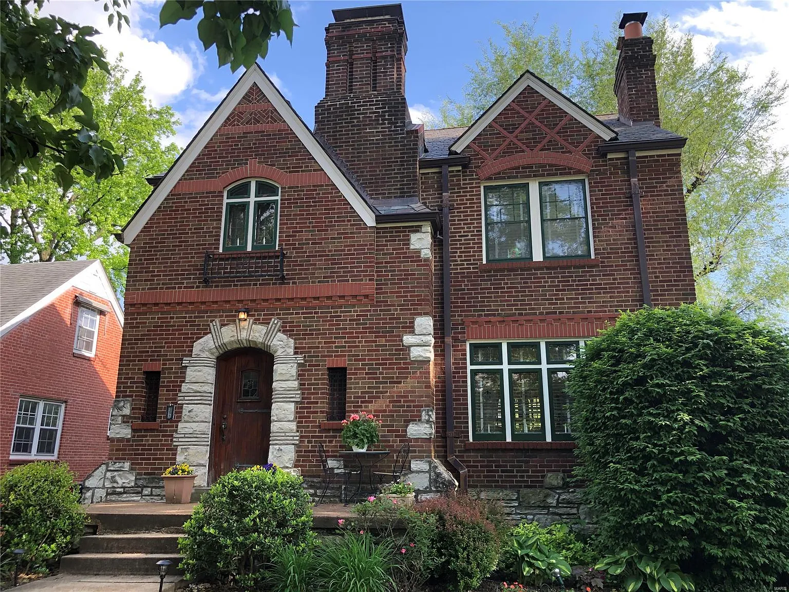 7348 Woodland Way photo 1