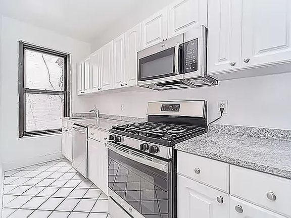 3rd image of 1631 2nd Ave APT 4N