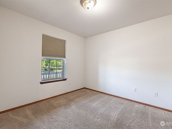 5th image of 726 205th Street E