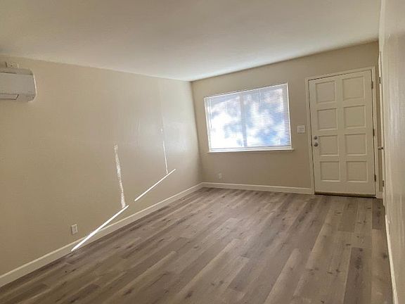 4th image of 2798 Leigh Ave
