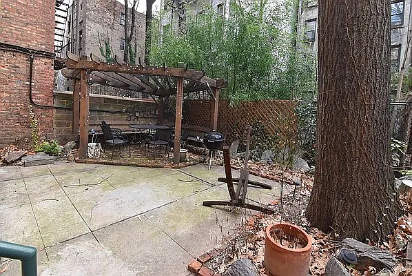 Rented by J Misrahi Realty Corp | media 7