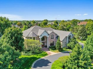 6 Brom Ct, Dundee, IL 60118