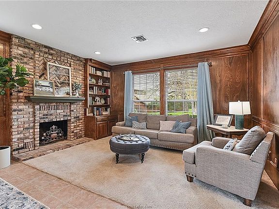 3rd image of 8600 Jade Ct