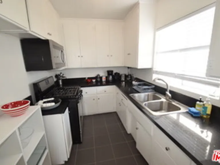 1940 Carmen Ave #PENTHOUSE — Photo 19