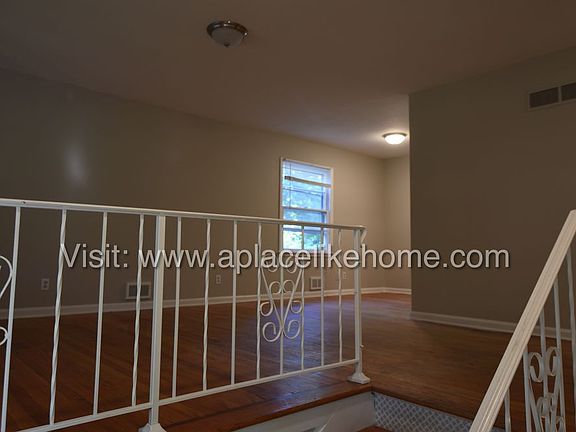 3rd image of 10809 W 71st Pl