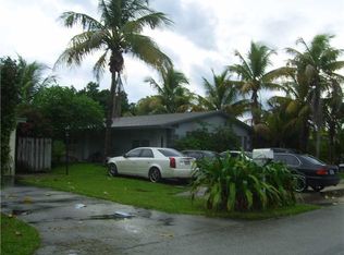 6322 Eaton St, Hollywood, FL 33024