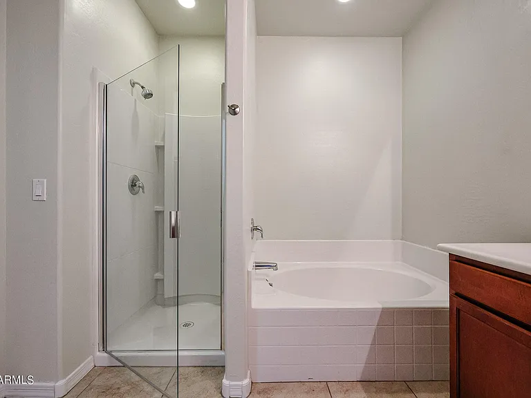 7009 S 78th Dr — Photo 23