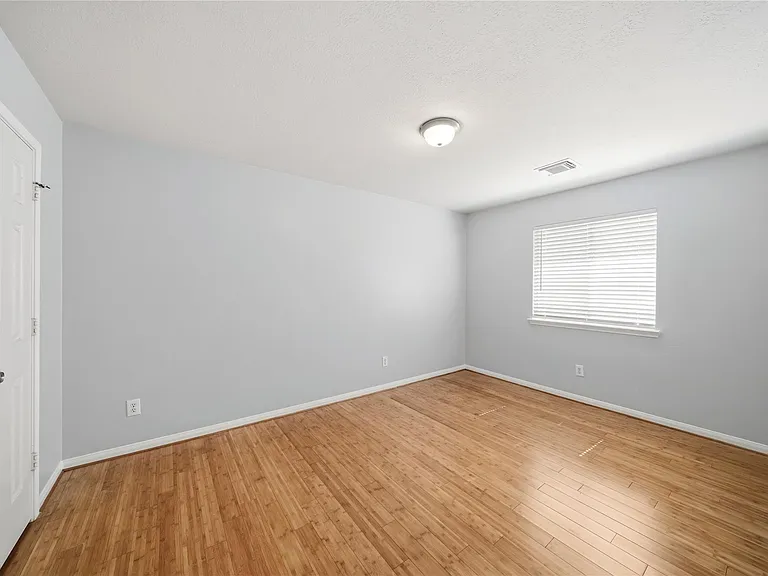 7027 Waveland Dr — Photo 21