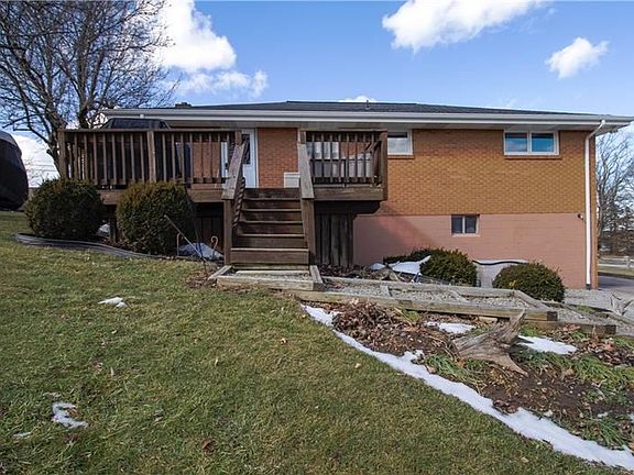 2nd image of 212 Holly Pl