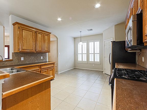 3rd image of 28123 Canyon Wren Dr