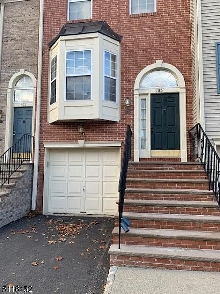 1st image of 903 Somerset Ct