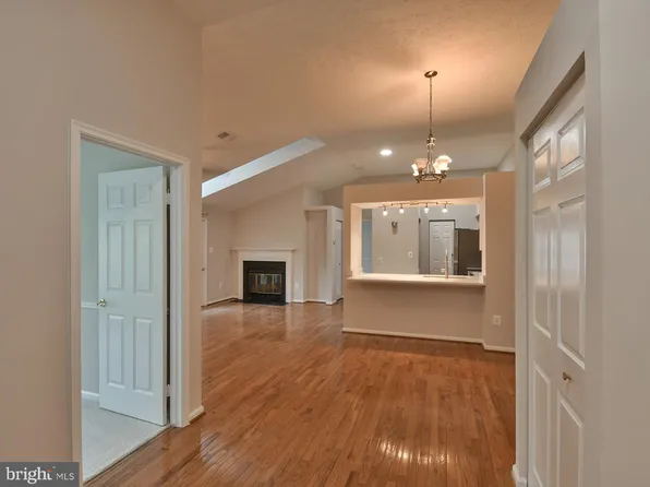 12213 Saint Peter Ct APT L, Germantown, MD 20874