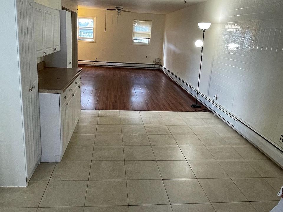 2nd image of 250 S 20th St #2