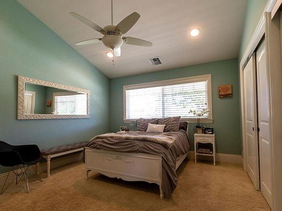 3rd image of 857 Calle Laredo