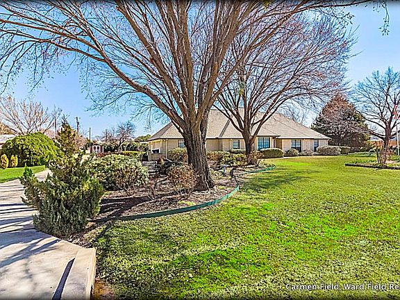 2nd image of 1000 N Meadow Ct