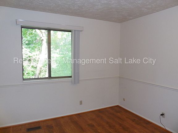 3rd image of 788 E Scott Ave