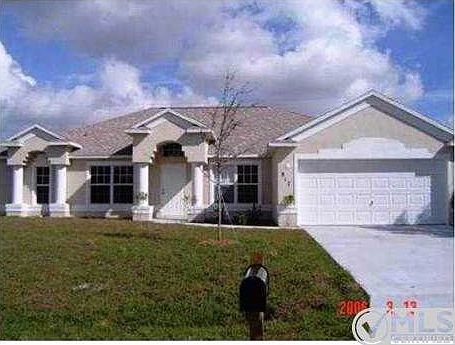 3rd image of 817 SW Haas Ave