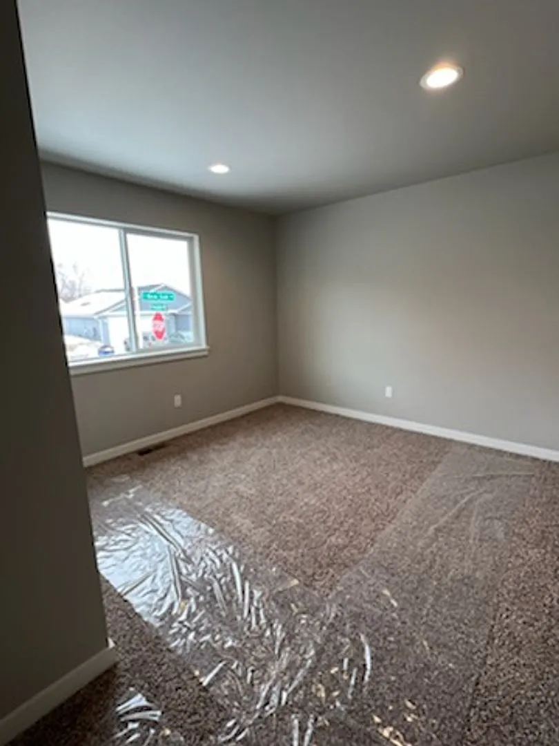 3 bed/2 bath rambler style home! Attached garage, fenced back yard & A/C! — Photo 3