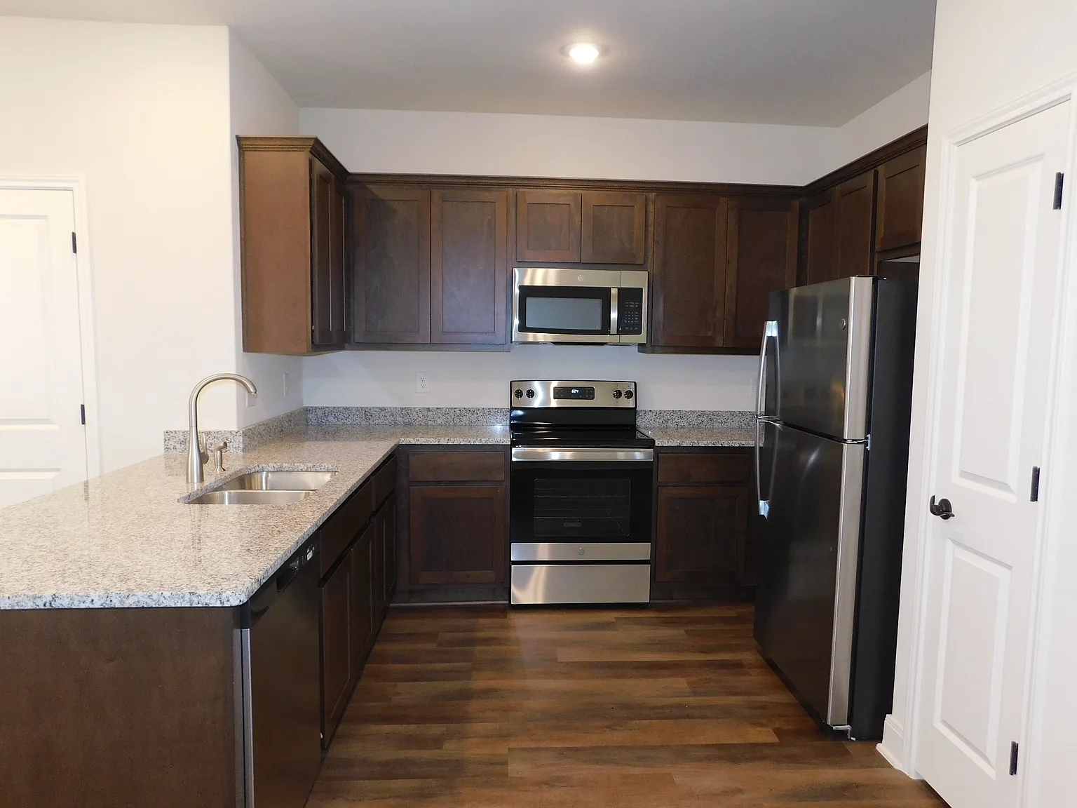 13710 Enzo Gate — Photo 3