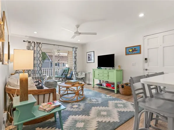 850 Mallery St APT E8, Saint Simons Island, GA 31522