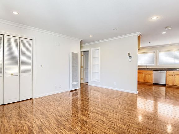 4th image of 1365 Morrill Ave