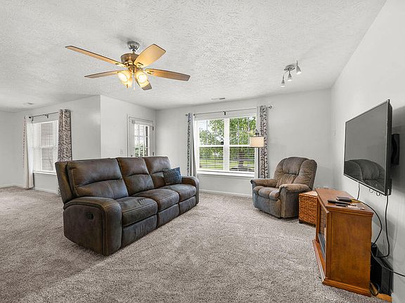 3rd image of 333 Maiden Ct APT 1