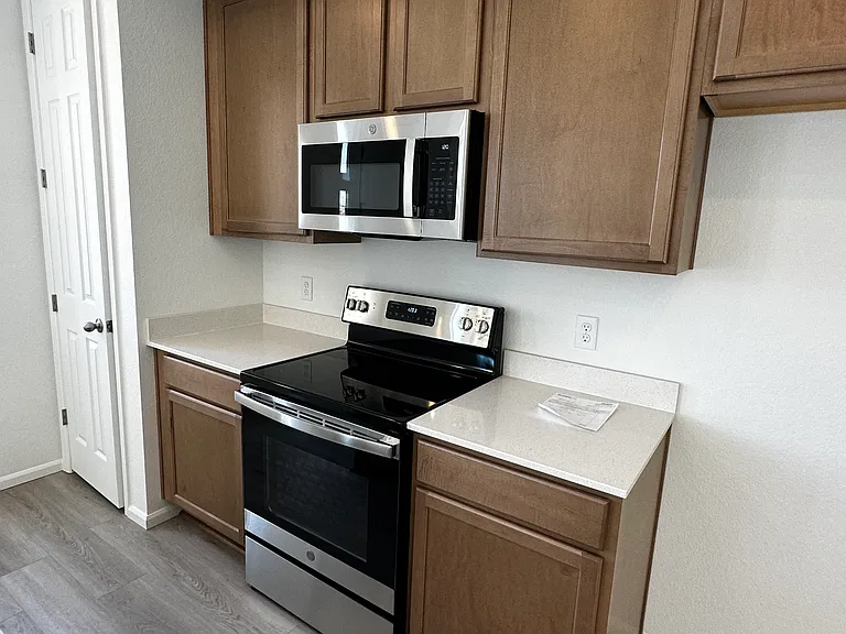 21101 E 67th Ave — Photo 16
