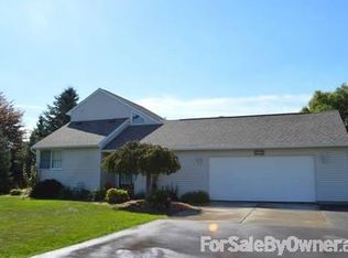 13496 North Rd, Fenton, MI 48430