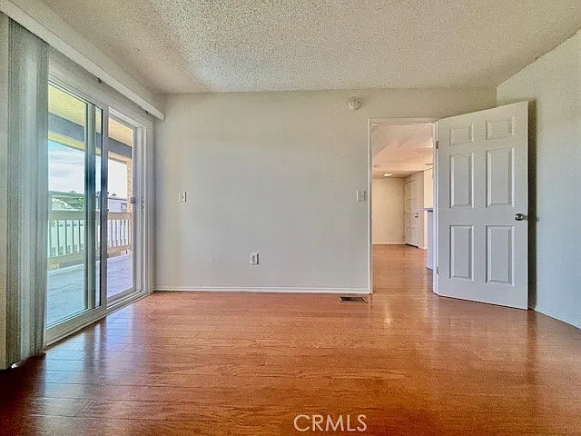 679 W 18th St #B — Photo 30