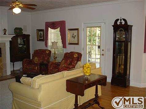 5th image of 269 Thornberg Dr