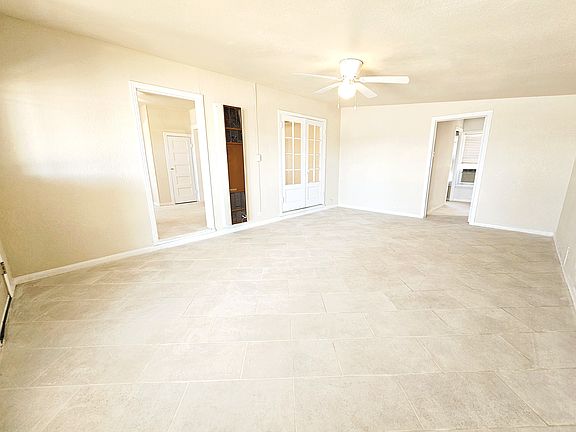 Large Functional Living Room