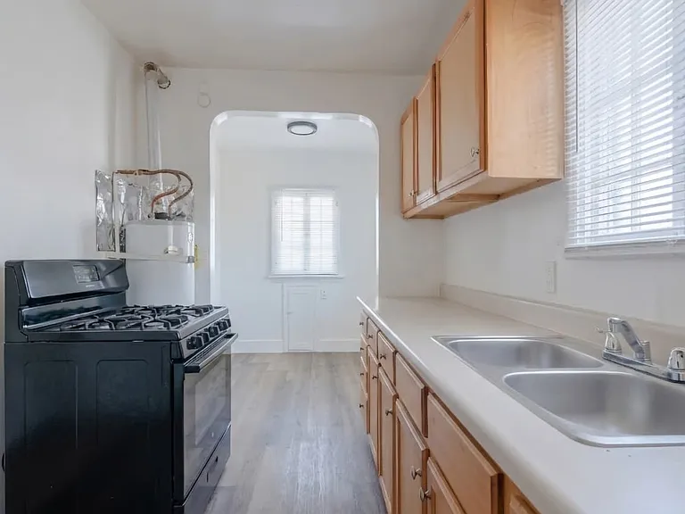 406 S Grevillea Ave #6 — Photo 5