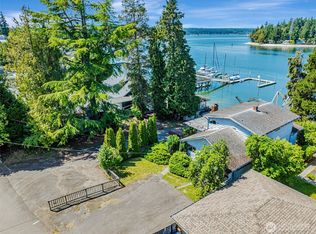 1954 NE Grandview Blvd, Keyport, WA 98345