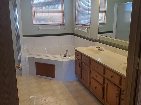 5th image of 2406 Hutcheson Ct