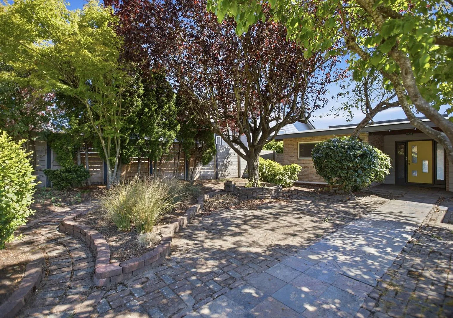 Spacious 4 Bed 2.5 Bath Home with Panoramic Views in Magnolia — Photo 2